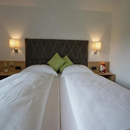Appartement In Near Lifts, Cleaning Included *